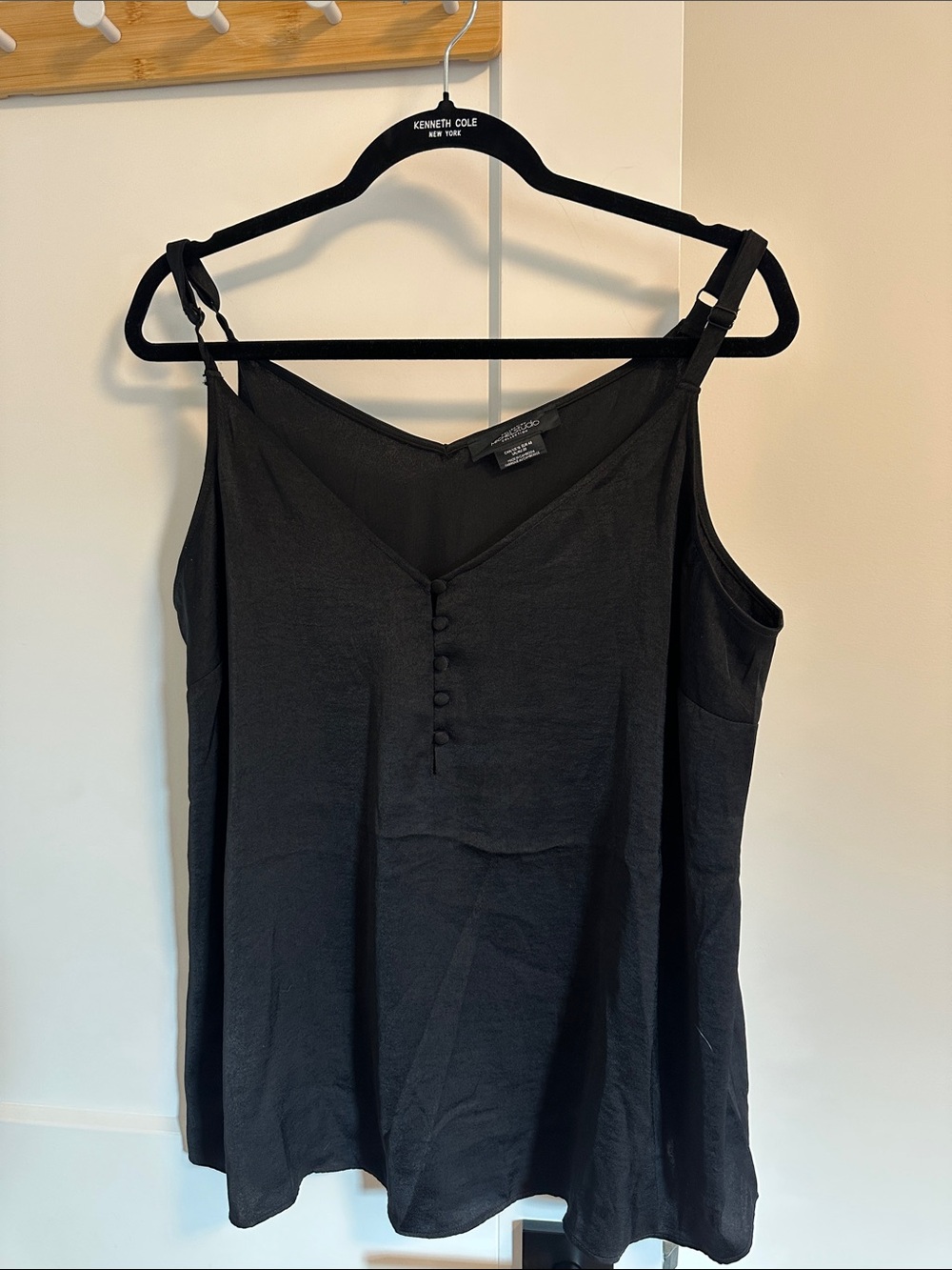 Michel Studio Black Sleeveless V-Neck Button-Front Top